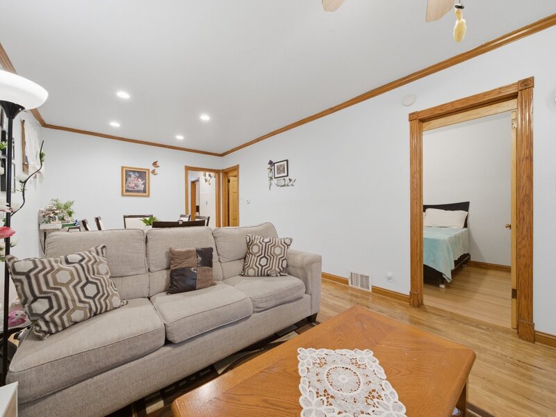 4746 N Karlov Avenue Chicago IL 60630
