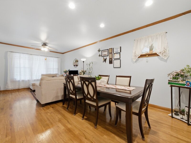 4746 N Karlov Avenue Chicago IL 60630