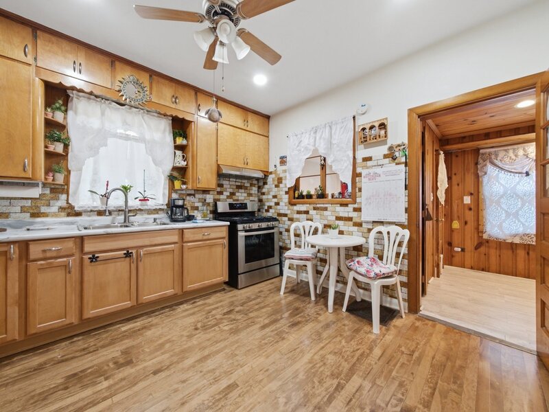 4746 N Karlov Avenue Chicago IL 60630