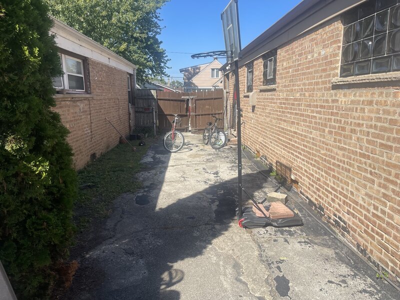 3771 W Pippin Street Chicago IL 60652