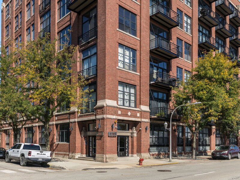 1250 W Van Buren Street Chicago IL 60607
