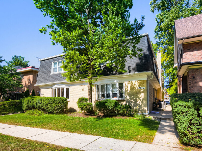 1410 W Sherwin Avenue Chicago IL 60626