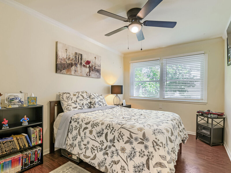 1410 W Sherwin Avenue Chicago IL 60626