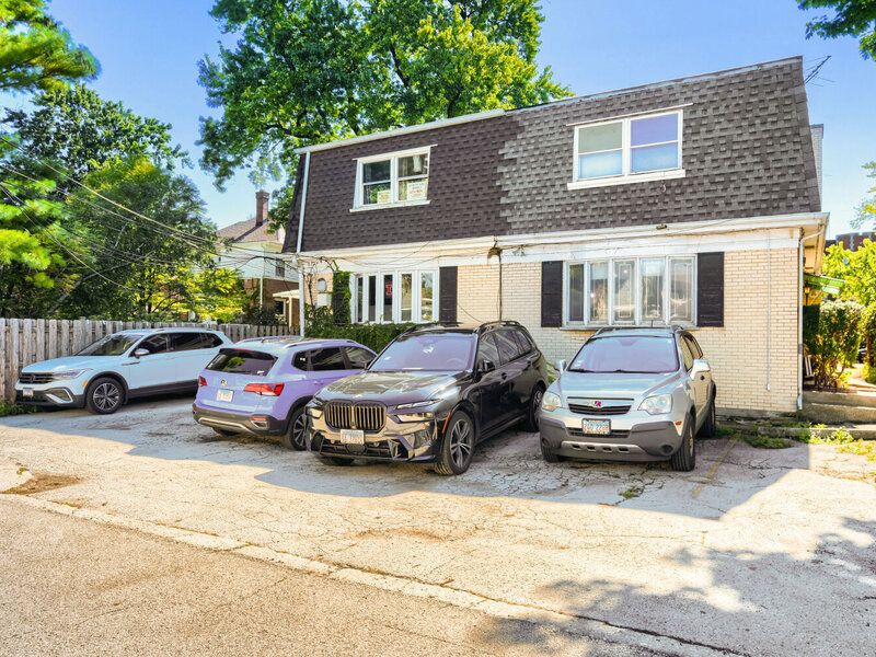 1410 W Sherwin Avenue Chicago IL 60626