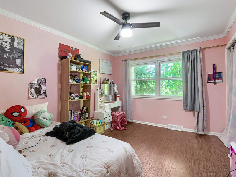 1410 W Sherwin Avenue Chicago IL 60626