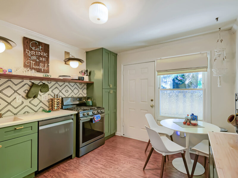 1410 W Sherwin Avenue Chicago IL 60626