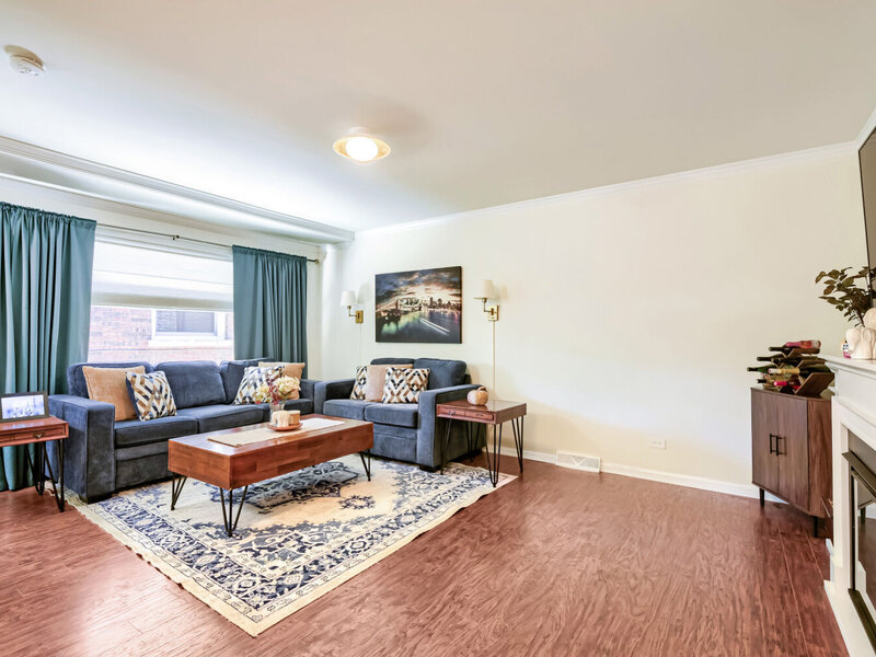 1410 W Sherwin Avenue Chicago IL 60626