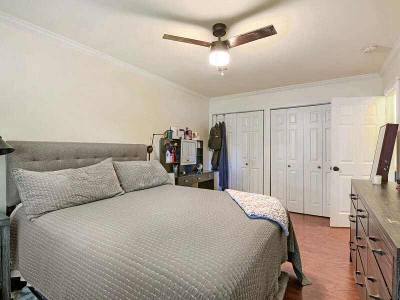 1410 W Sherwin Avenue Chicago IL 60626
