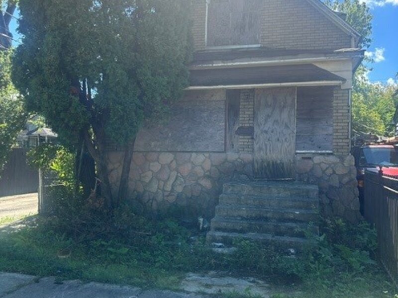 15 W 104th Place Chicago IL 60628