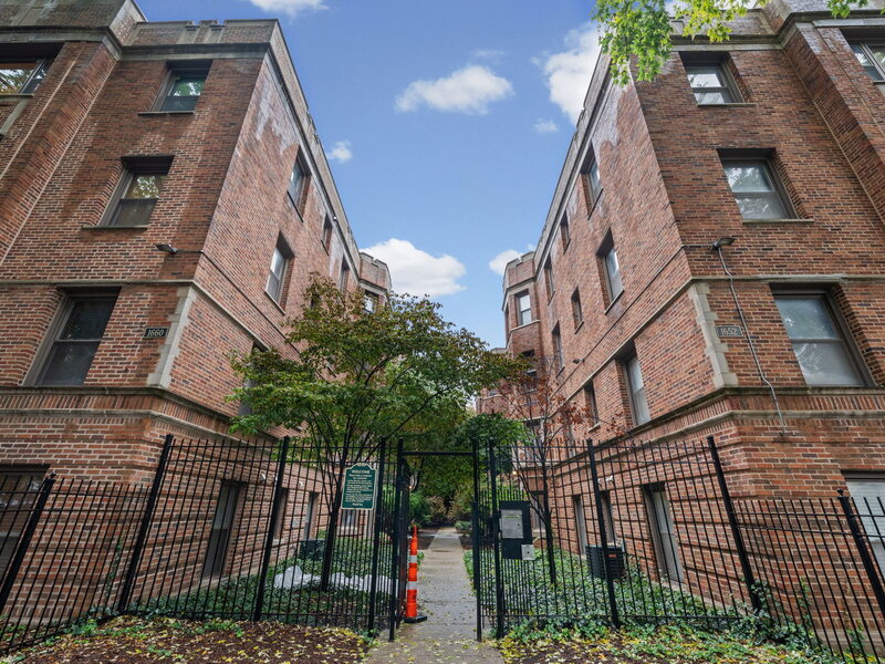 1654 W Farwell Avenue Chicago IL 60626