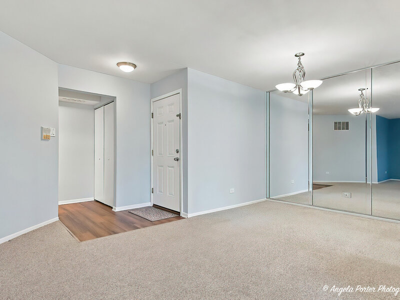 866 E Carriage Lane Palatine IL 60074