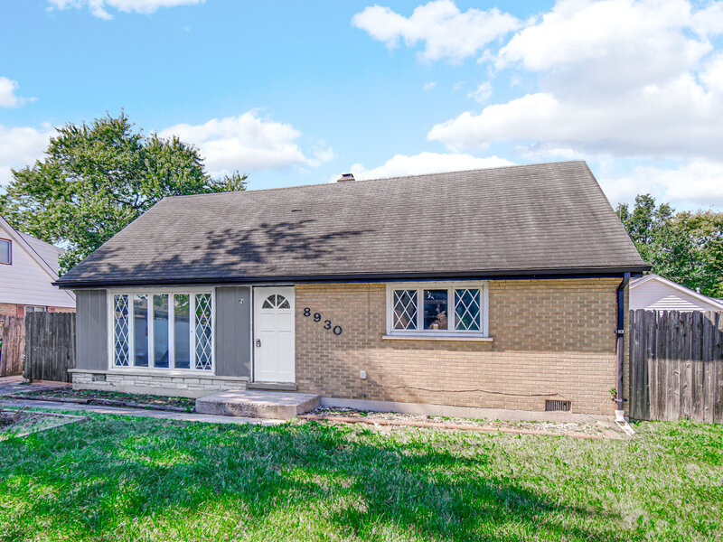 8930 Saratoga Drive Bridgeview IL 60455