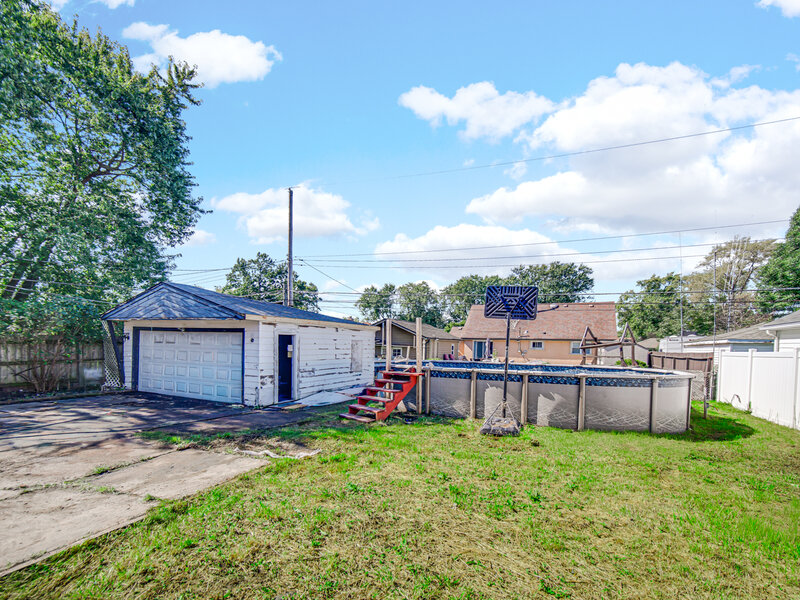 8930 Saratoga Drive Bridgeview IL 60455