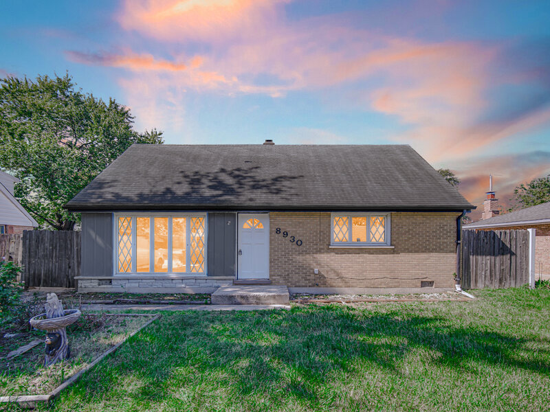 8930 Saratoga Drive Bridgeview IL 60455