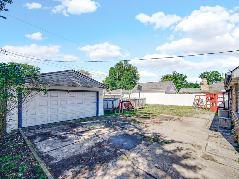 8930 Saratoga Drive Bridgeview IL 60455