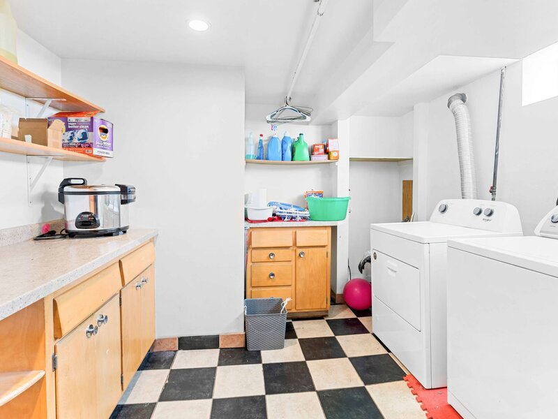 5701 W Henderson Street Chicago IL 60634
