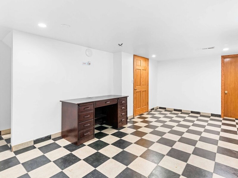 5701 W Henderson Street Chicago IL 60634
