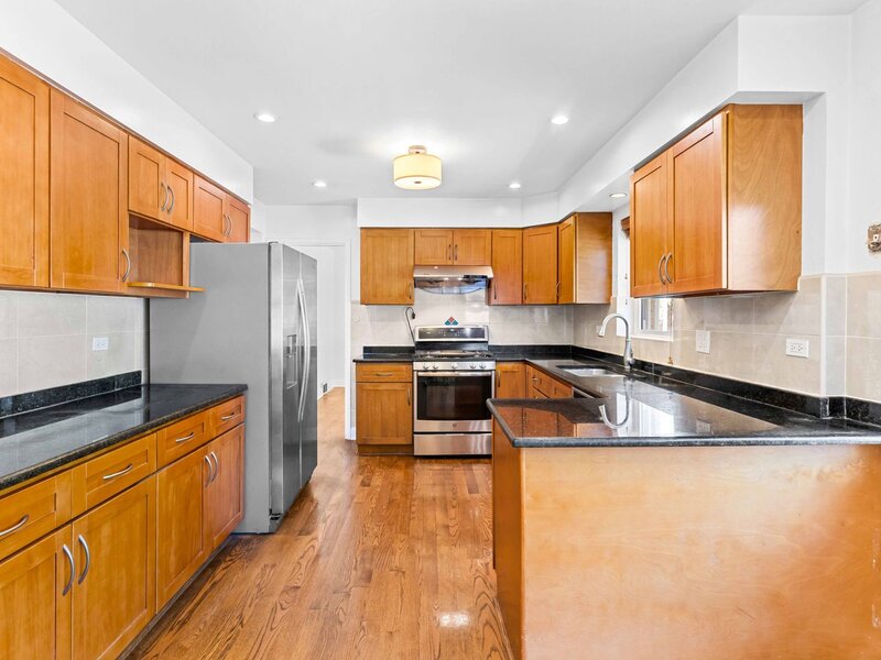 5701 W Henderson Street Chicago IL 60634