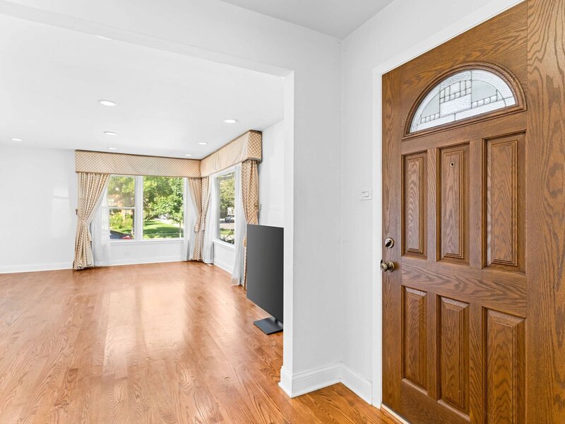 5701 W Henderson Street Chicago IL 60634