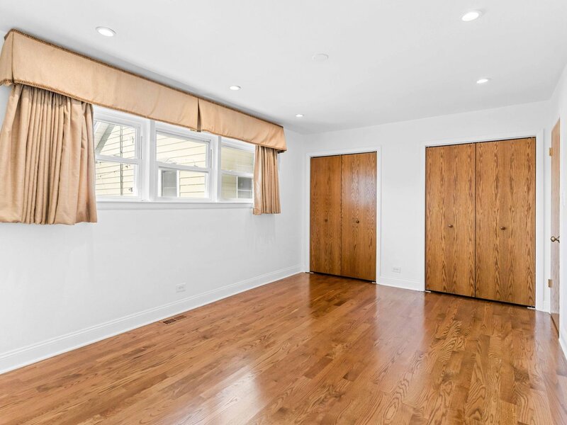 5701 W Henderson Street Chicago IL 60634