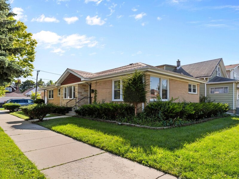 5701 W Henderson Street Chicago IL 60634