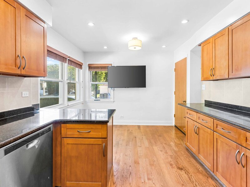 5701 W Henderson Street Chicago IL 60634