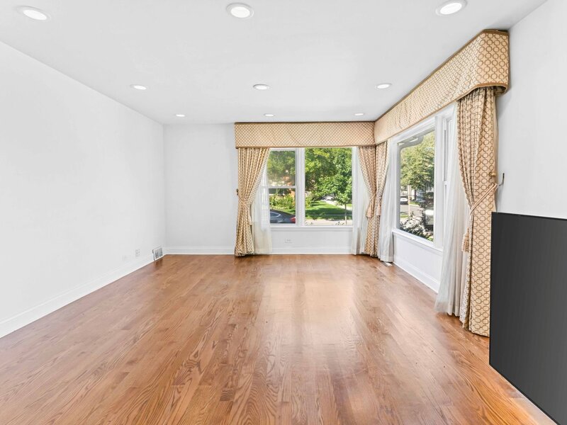 5701 W Henderson Street Chicago IL 60634