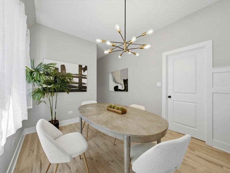 10546 S Avenue J Chicago IL 60617