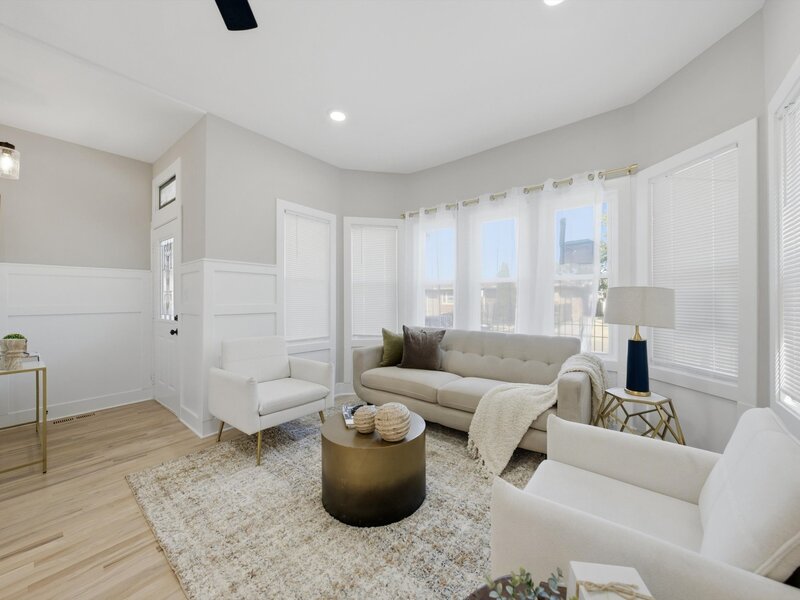 10546 S Avenue J Chicago IL 60617