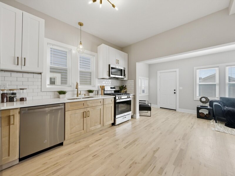 10546 S Avenue J Chicago IL 60617