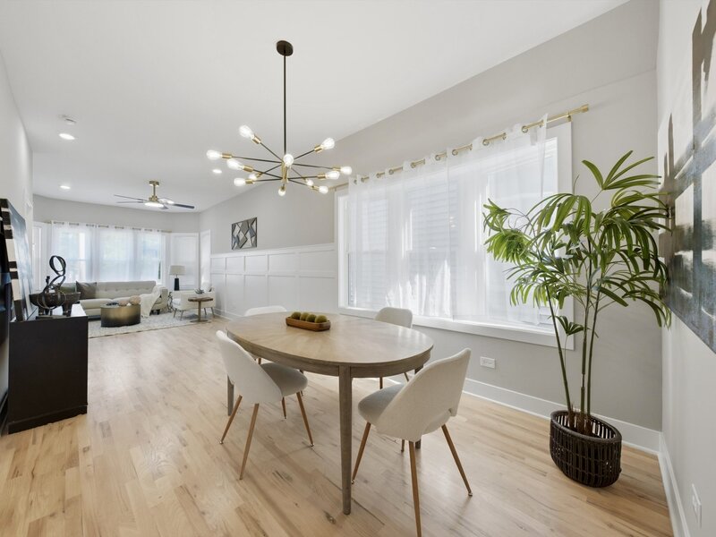 10546 S Avenue J Chicago IL 60617