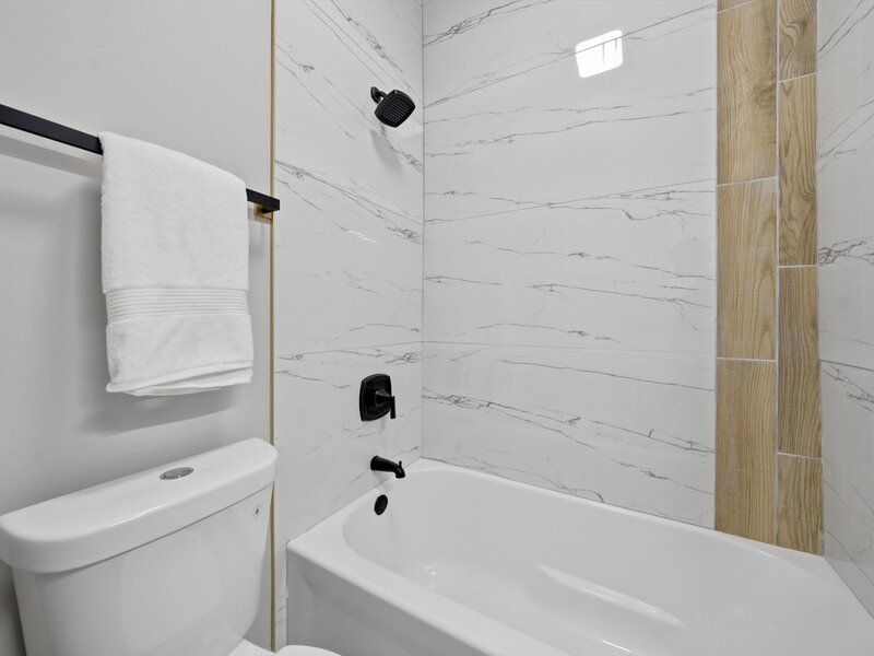 10546 S Avenue J Chicago IL 60617