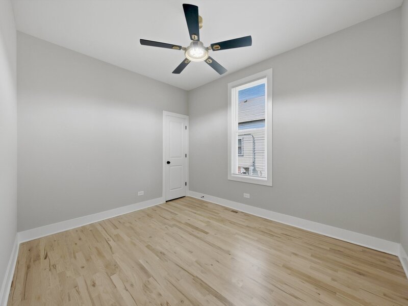 10546 S Avenue J Chicago IL 60617