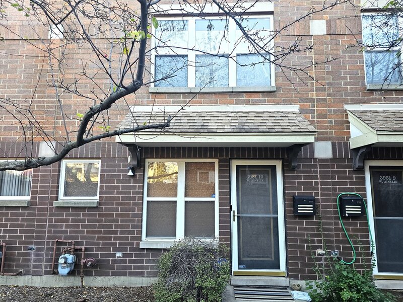 3951 W Ainslie Street Chicago IL 60625