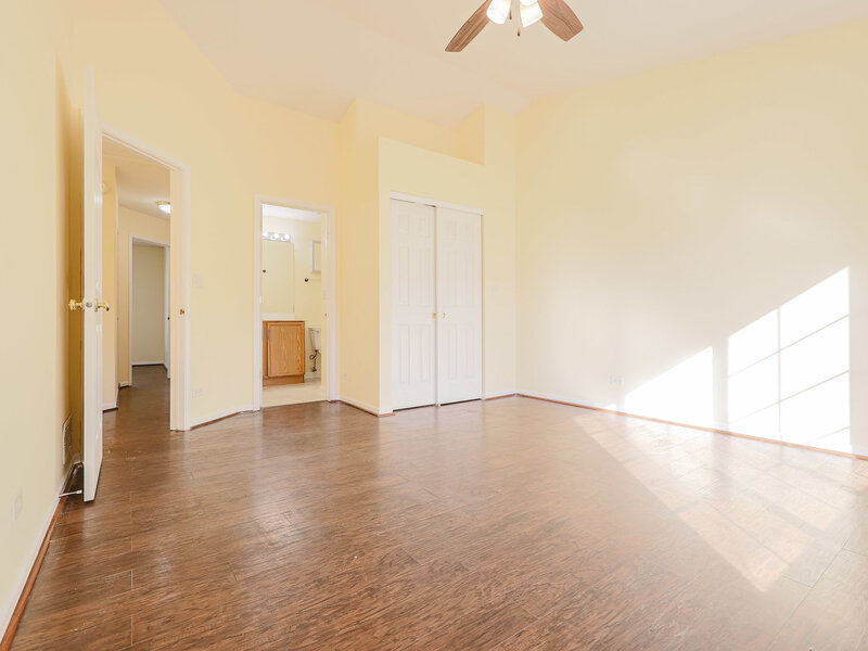 736 Hanbury Drive Des Plaines IL 60016