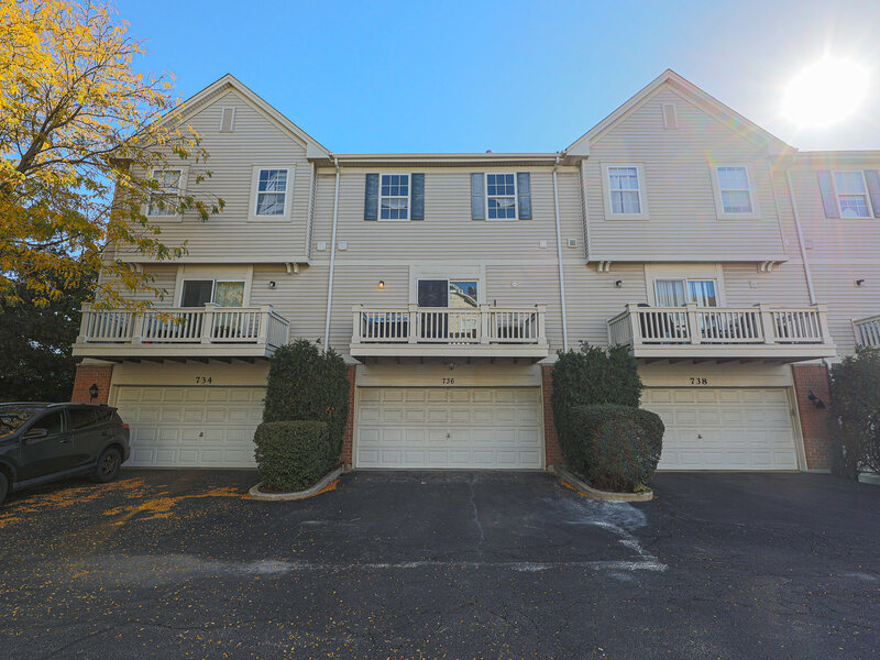 736 Hanbury Drive Des Plaines IL 60016