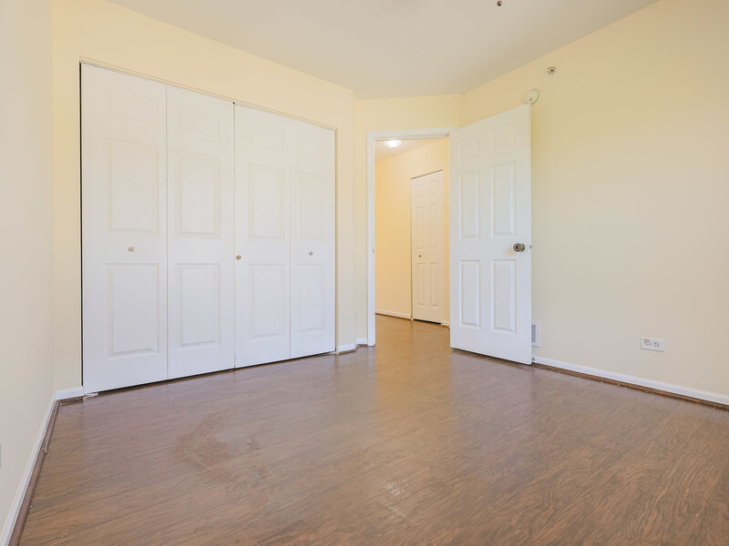 736 Hanbury Drive Des Plaines IL 60016