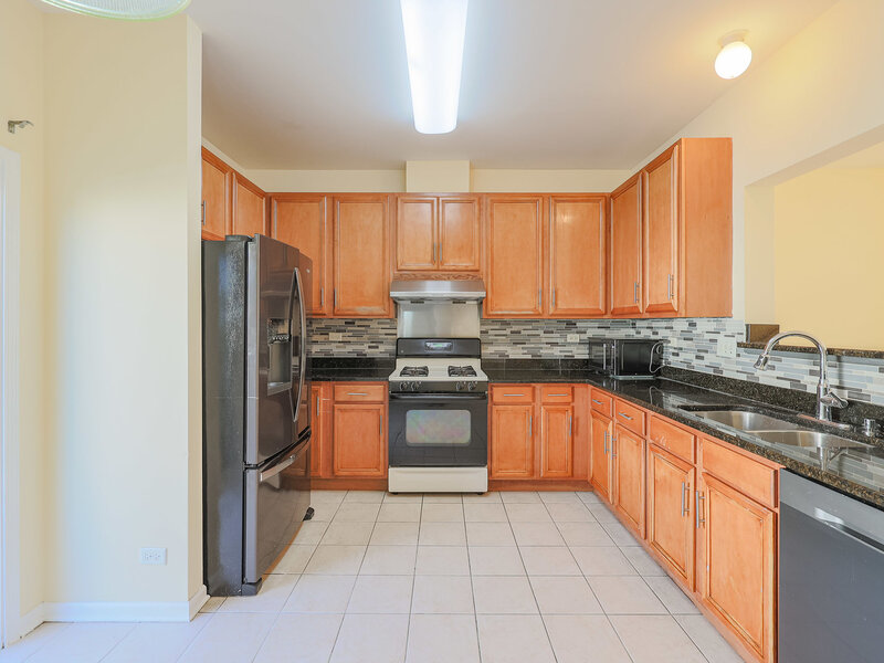 736 Hanbury Drive Des Plaines IL 60016
