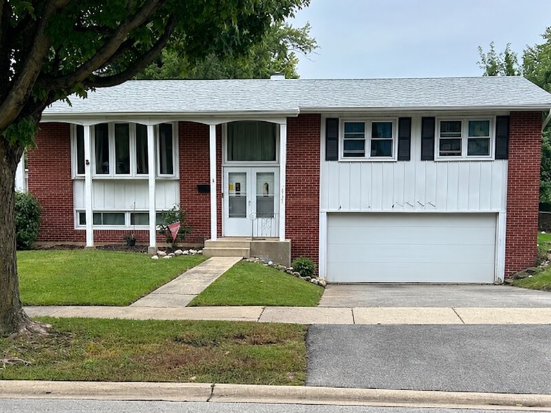 2727 Mitchell Drive Woodridge IL 60517