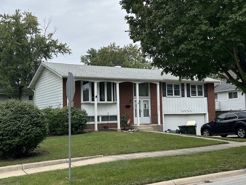 2727 Mitchell Drive Woodridge IL 60517
