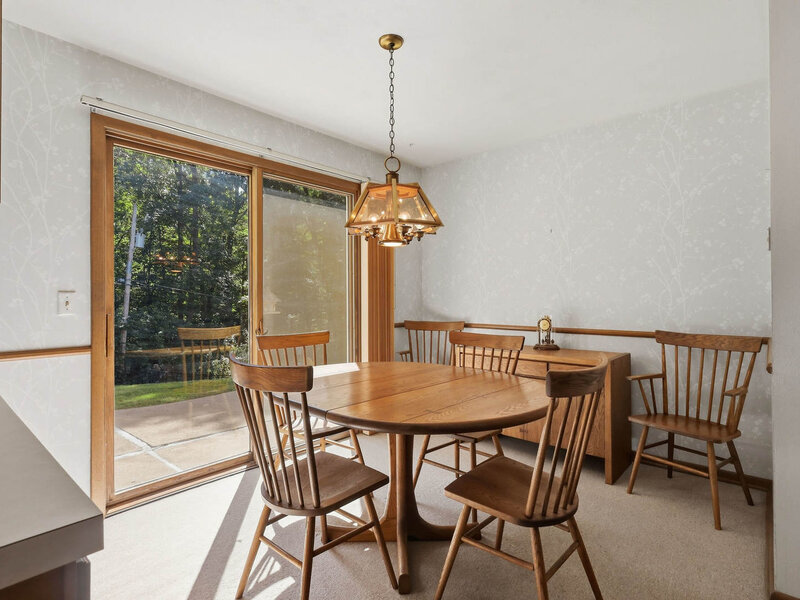 21 Estate Court Bettendorf IA 52722