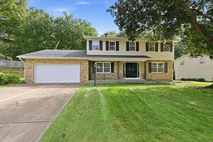 Photo of 21 Estate Court Bettendorf IA 52722
