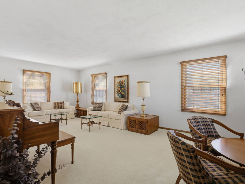 21 Estate Court Bettendorf IA 52722