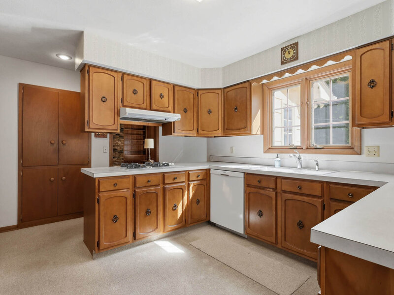 21 Estate Court Bettendorf IA 52722