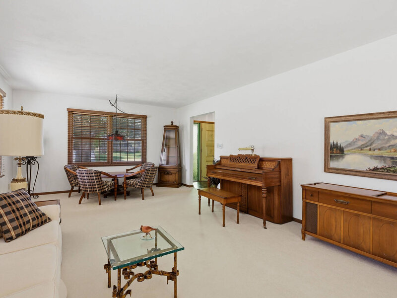 21 Estate Court Bettendorf IA 52722