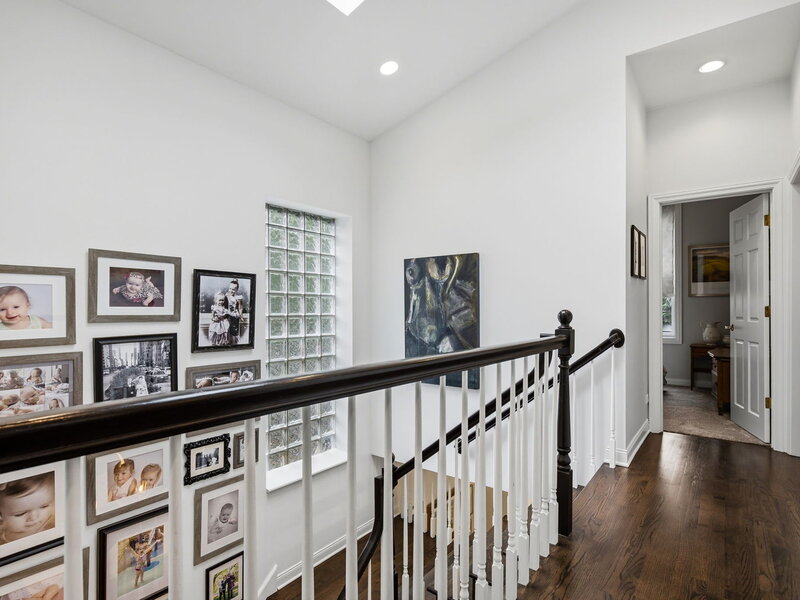 1310 W Roscoe Street Chicago IL 60657