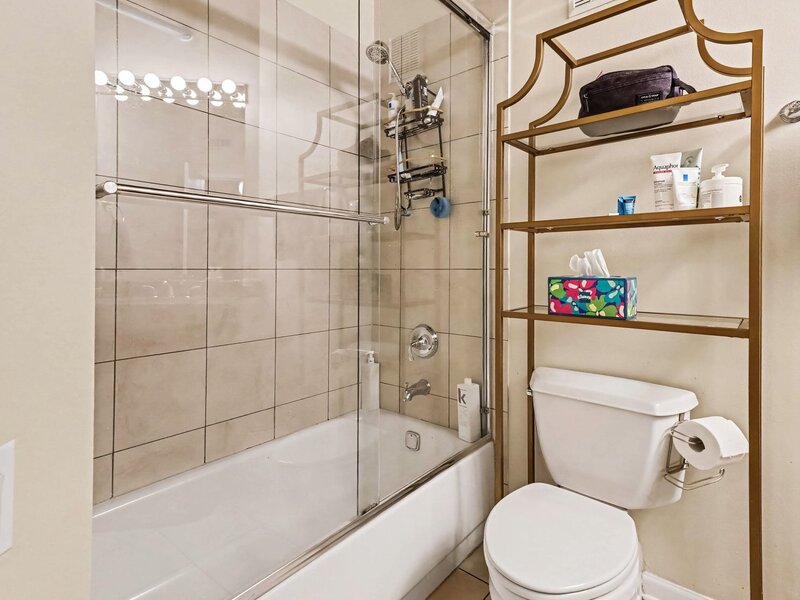 225 W Huron Street Chicago IL 60654