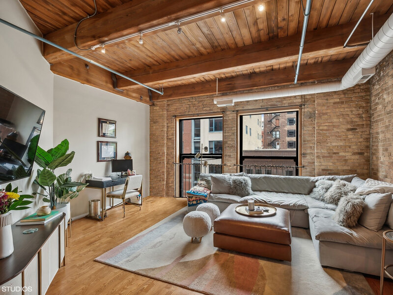 225 W Huron Street Chicago IL 60654