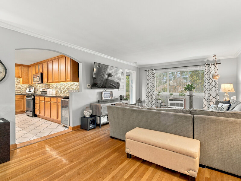 704 Dempster Street Mount Prospect IL 60056