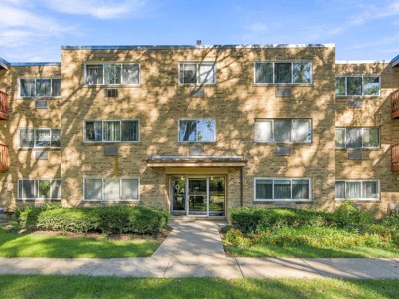 704 Dempster Street Mount Prospect IL 60056